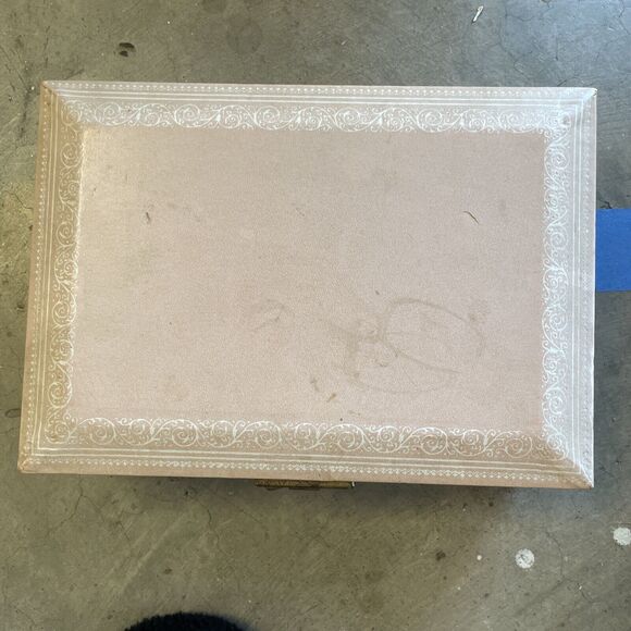 Vintage MCM Light Pink Jewelry Box with Pink Velvet and Satin Interior - Picture 7 of 11